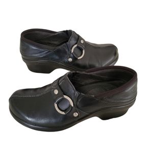 Ariat Black Clogs EUC